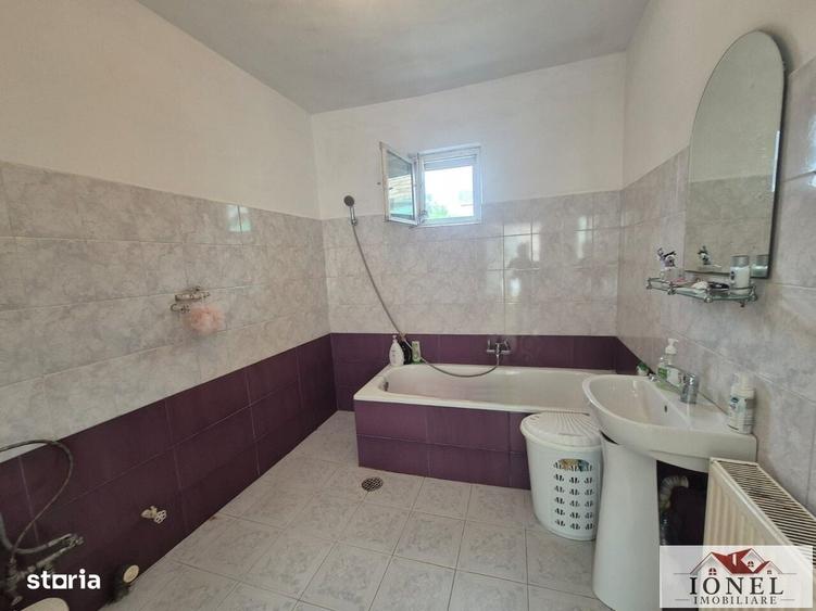 Casă cu 4 camere în Central