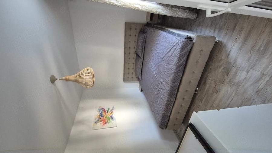 Apartament cu 4 camere decomandat în Central