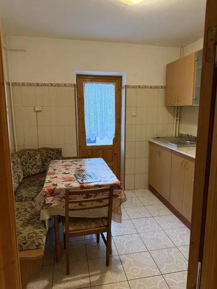 Apartament cu 2 camere decomandat, mobilat în Nicolina