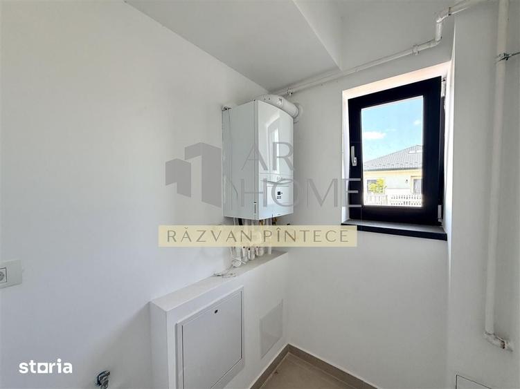 Casă cu 4 camere cu Teren 350 Mp în Păulești