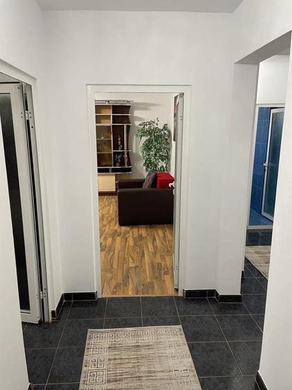 Apartament cu 3 camere decomandat în Mihail Kogălniceanu
