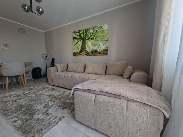 Apartament cu 3 camere decomandat în CET
