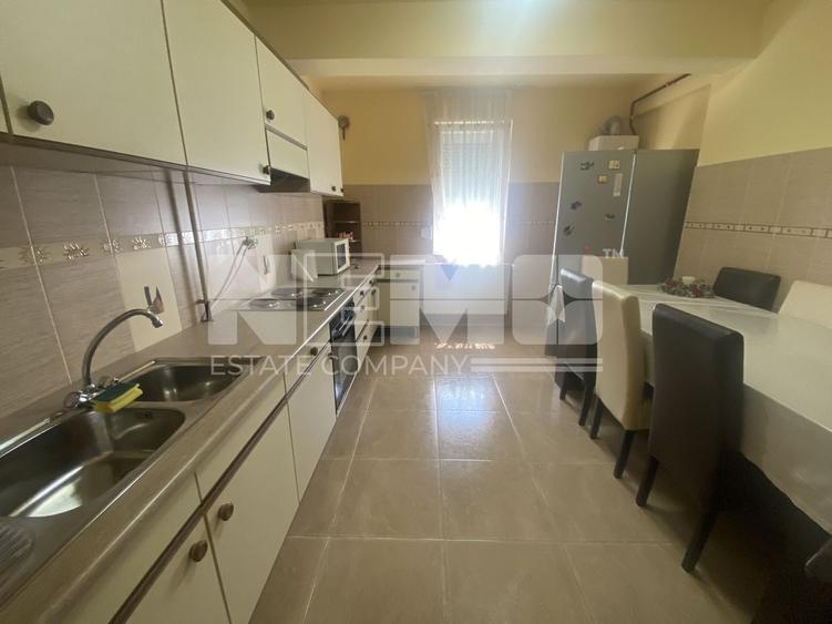Apartament cu 3 camere semidecomandat în Exterior Vest