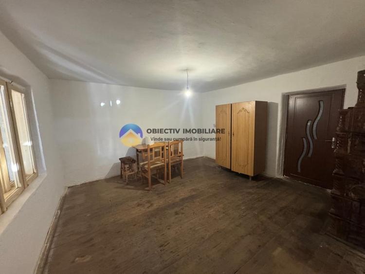Casă cu 5 camere cu Teren 2459 Mp în Turturești