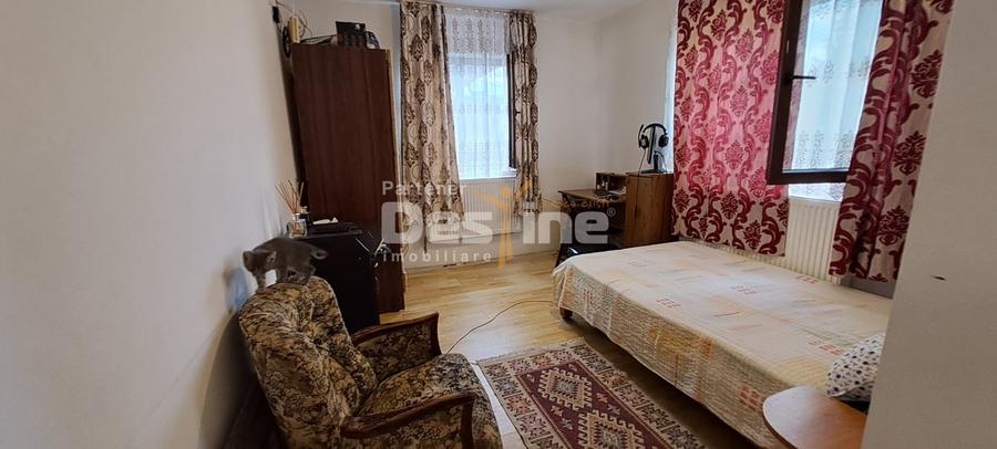 Casă individuală cu 8 camere cu Canalizare în Lunca Cetățuii
