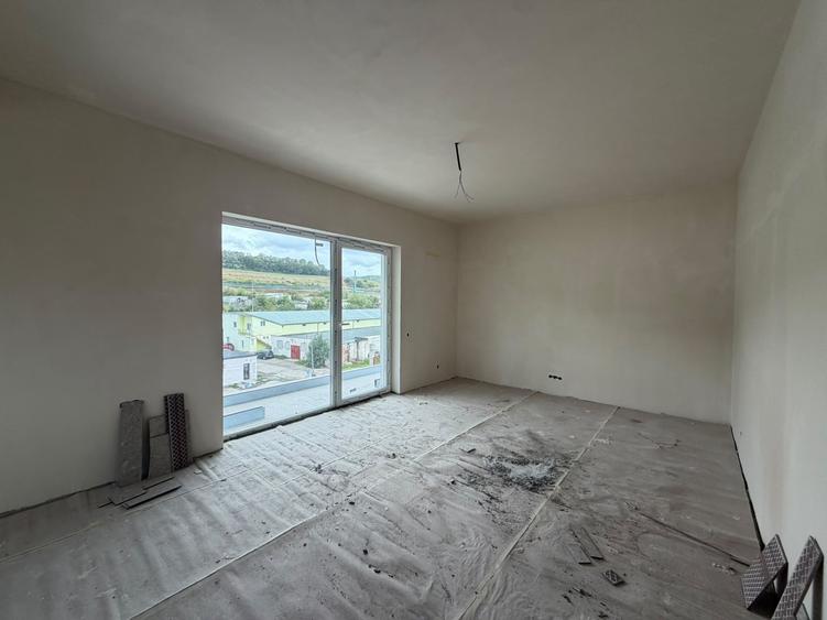 Apartament in bloc nou , semifinisat 2 camere etaj 1 zona Cetatii! - 1