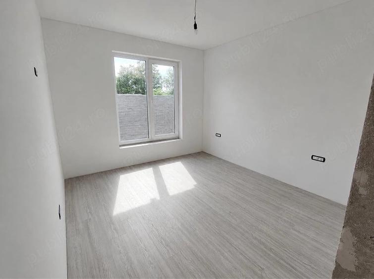 Casă cu Teren 415 Mp în Albina