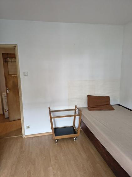 Apartament cu 3 camere decomandat în Lujerului