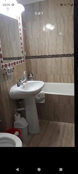 Apartament cu 3 camere semidecomandat în Micro 17