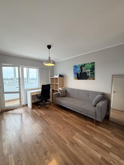 Apartament cu 3 camere semidecomandat în Crângași