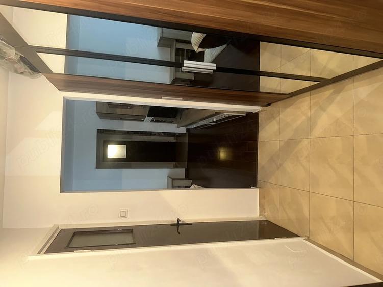 Apartament cu 3 camere semidecomandat în Ghencea