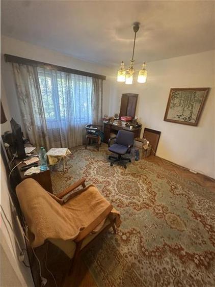 Apartament cu 3 camere decomandat în Circumvalațiunii