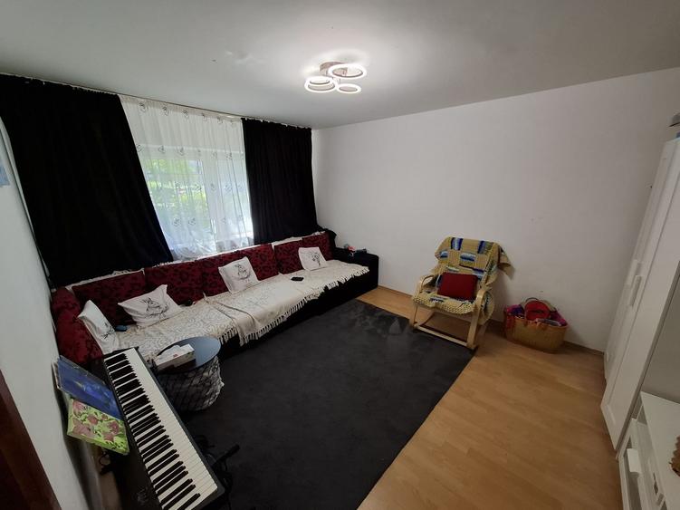 Apartament cu 3 camere decomandat, mobilat în Inel II