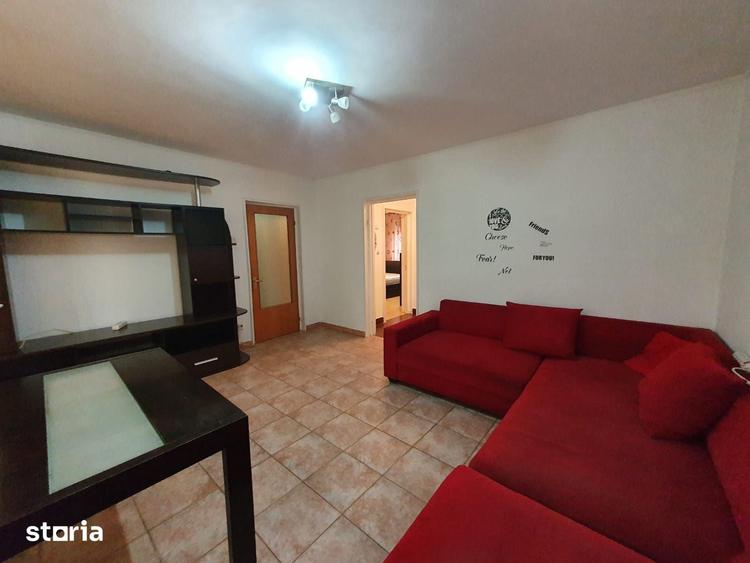 Apartament cu 3 camere semidecomandat în Drumul Taberei