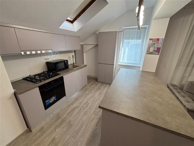 Apartament cu 3 camere decomandat în Ultracentral