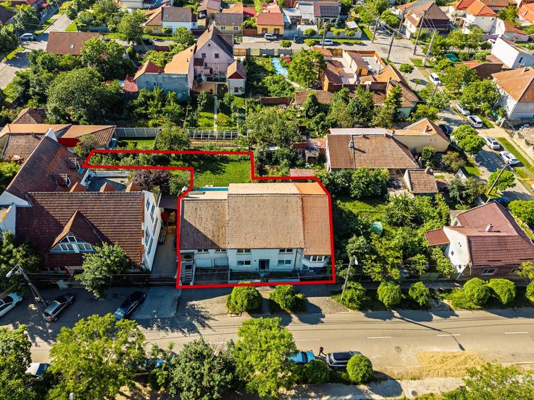 Casă individuală cu 9 camere cu Canalizare în Steaua