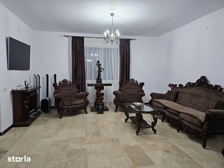 Casă cu 4 camere cu Teren 566 Mp în Central