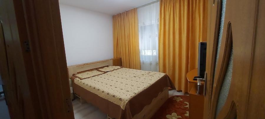 Apartament cu 2 camere semidecomandat, mobilat în Est