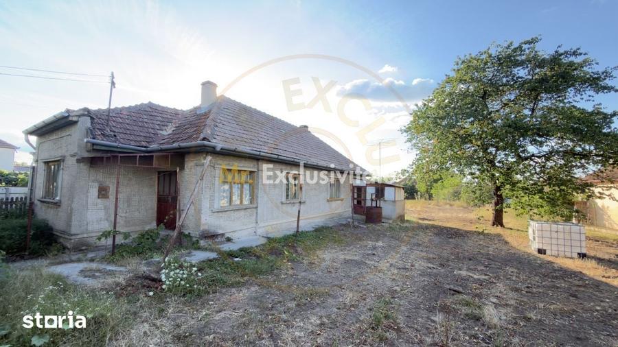 Casă cu 3 camere cu Teren 1036 Mp în Central