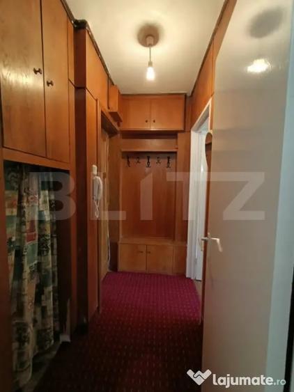 Apartament cu 3 camere semidecomandat în Central