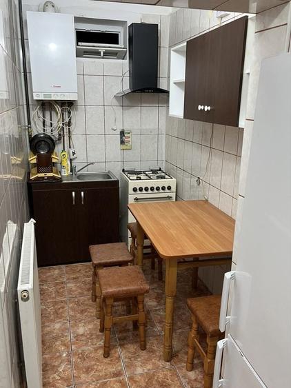 Garsonieră decomandată în Teilor