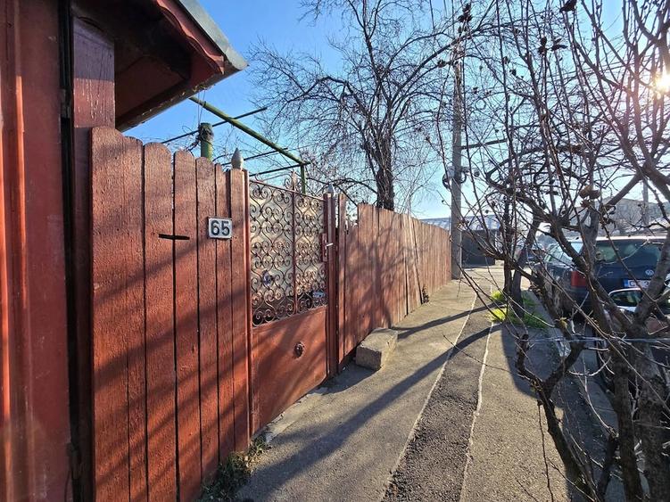 Casă cu 3 camere cu Teren 1530 Mp în Românești