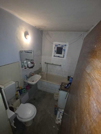 Apartament cu 3 camere decomandat în Colentina