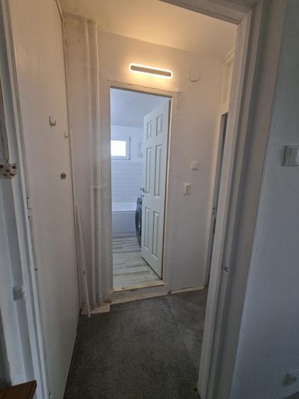 Apartament cu 3 camere semidecomandat în Colentina