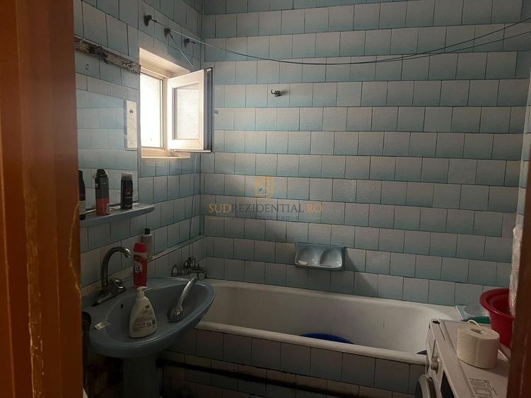 Apartament 3 camere decomandat de vanzare, 1 Decembrie, Sector 3 - 8