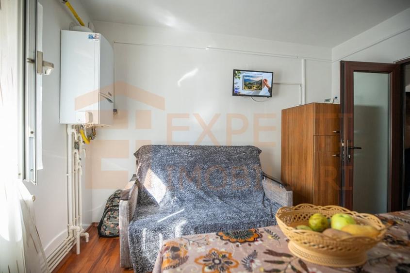 Apartament 2 camere de vânzare în zona Pod Butelii - Blocul SR - 12