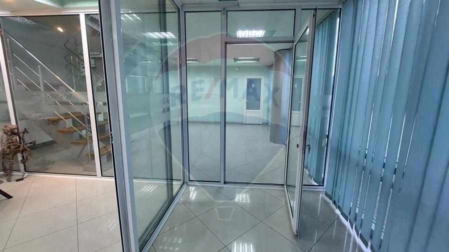 Spațiu comercial, de 880 mp, în Muntenii de Jos