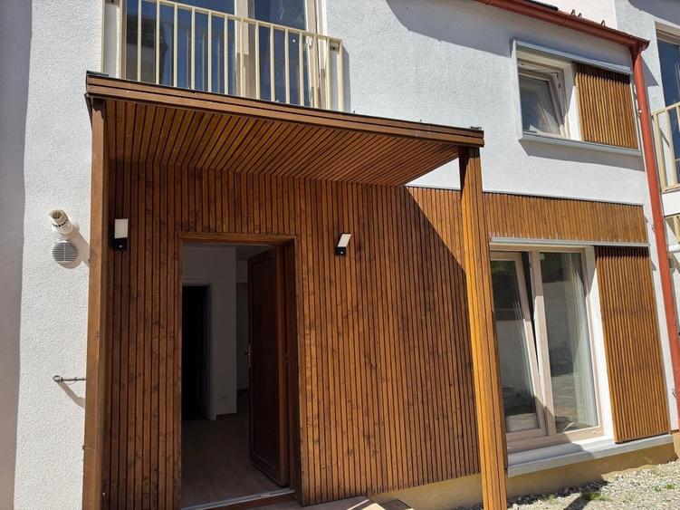 Apartament cu 3 camere semidecomandat în Ultracentral