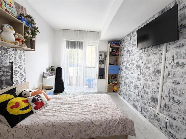 Apartament cu 3 camere decomandat, mobilat în Turnișor