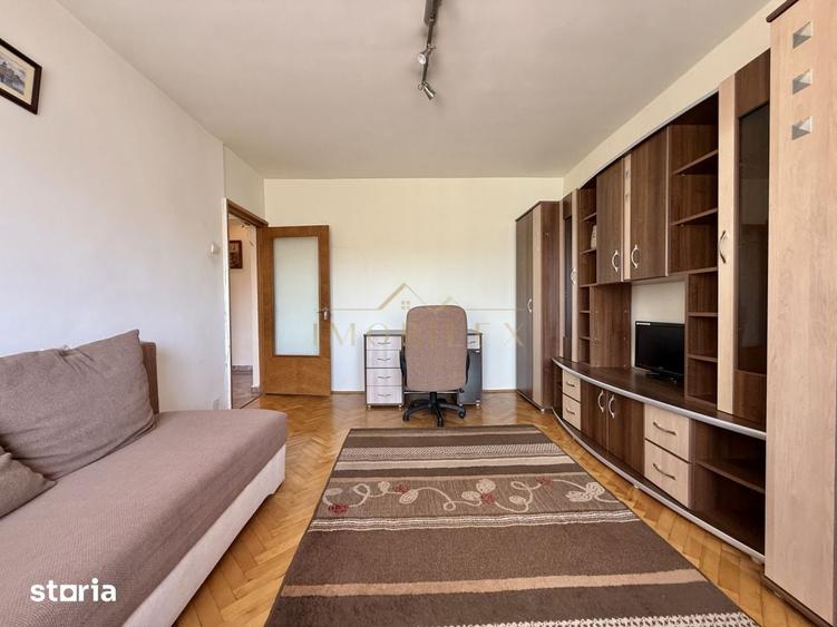 Apartament cu 3 camere în Zorilor
