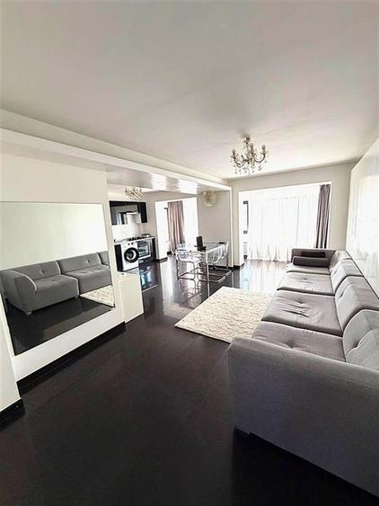Apartament cu 3 camere decomandat, mobilat în Central