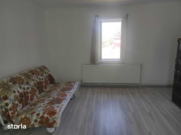 Casă cu 3 camere cu Teren 120 Mp în Moldovenești
