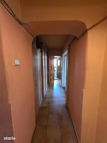 Apartament cu 2 camere în Văcăresti