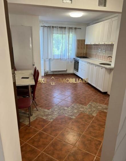 Apartament cu 3 camere decomandat, mobilat în Lujerului