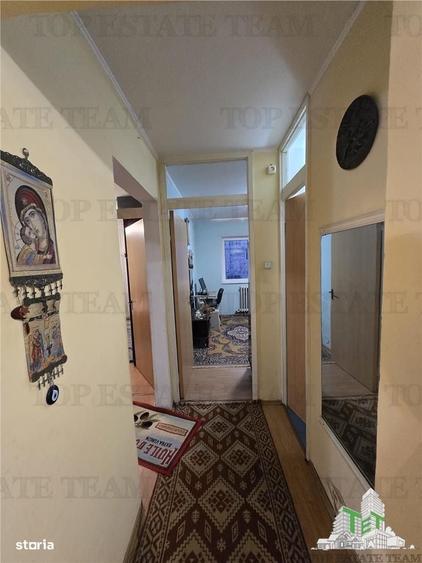 Apartament cu 3 camere în Uverturii