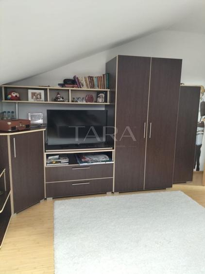 Penthouse cu 3 camere semidecomandat, mobilat în Vest