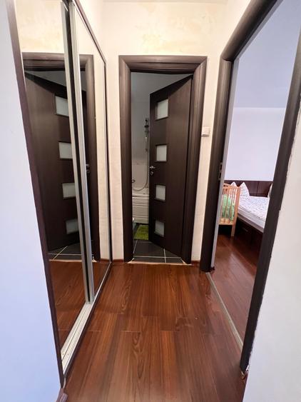 Apartament cu 3 camere semidecomandat în Farfuria
