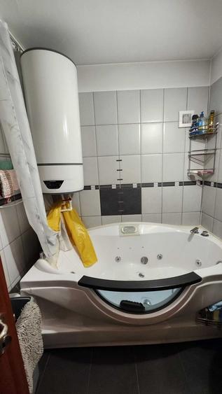 Apartament cu 2 camere decomandat în Ghencea