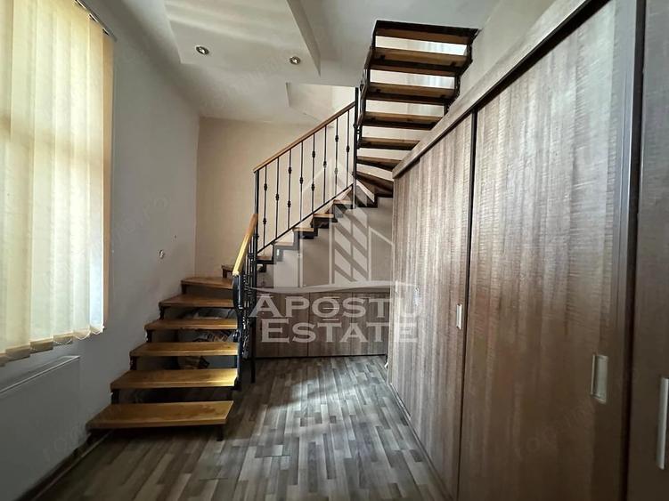 Casă cu 4 camere în Central