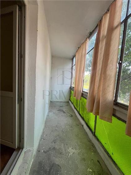 Apartament cu 4 camere semidecomandat, mobilat în Soarelui