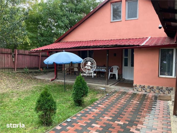 Casă cu 5 camere cu Teren 800 Mp în Popricani
