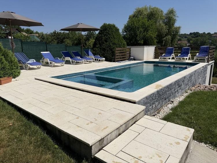Casă cu 4 camere cu Teren 2400 Mp în Geaca