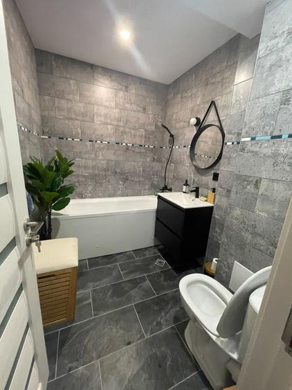Apartament cu 2 camere semidecomandat, mobilat în Florești