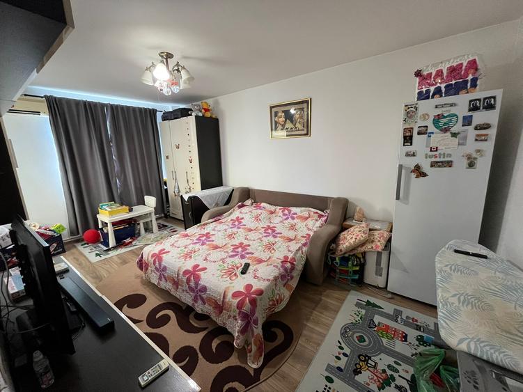 Apartament cu 2 camere decomandat, mobilat în Nicolina