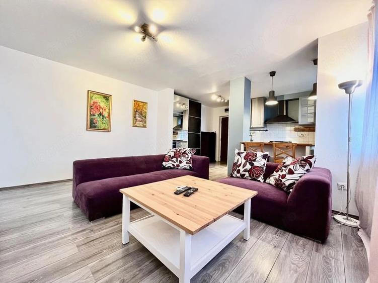 Apartament cu 3 camere semidecomandat, mobilat în Ștefan cel Mare