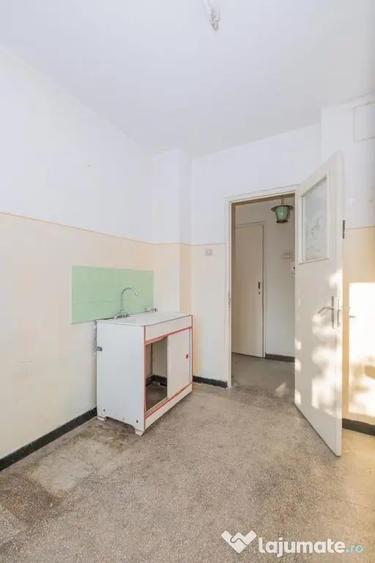 Apartament cu 2 camere semidecomandat în City Park Mall